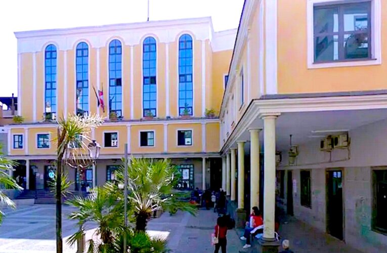 Comune di Frattamaggiore, incarico di direzione per l’esecuzione del contratto di pulizia degli uffici: avviso esplorativo. Domande entro il 5 agosto